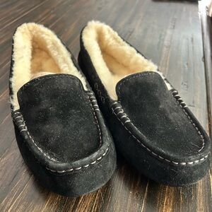 Women’s UGG Ansley Black Suede Moccasin Slippers